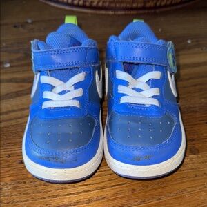 Nike Kids Blue and Gray Sneakers